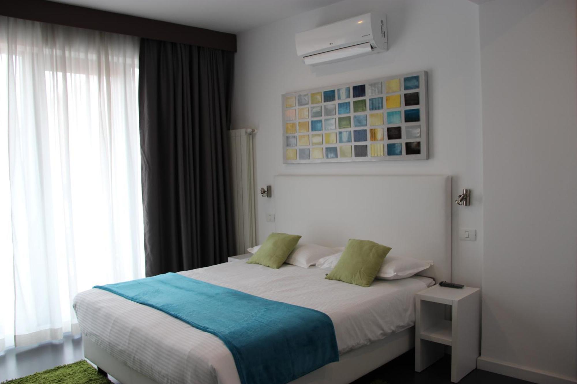 Living Aparthotel Bucarest Camera foto